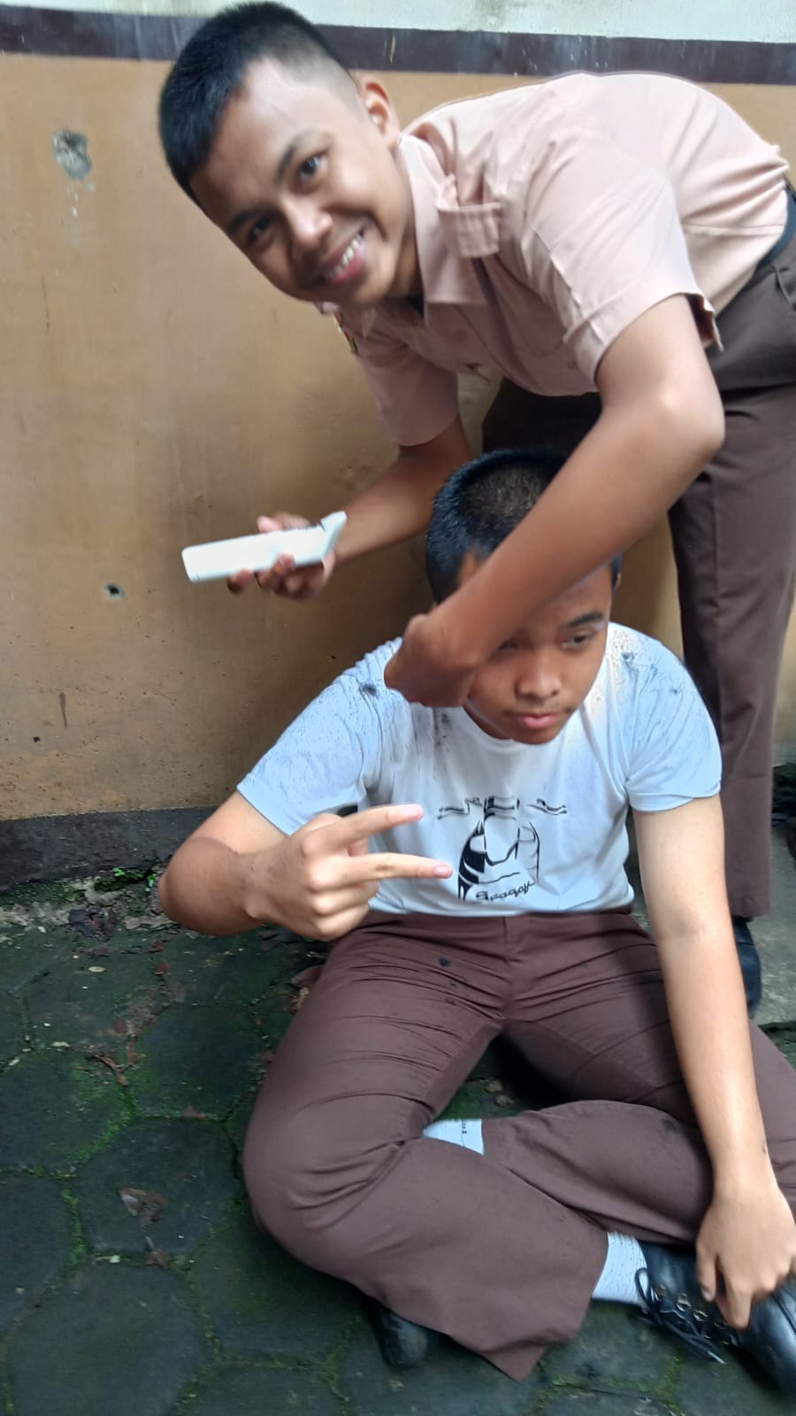 [JASA] Cukur rambut bersama Kang Royan